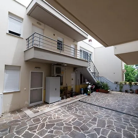 Summer Breeze Apartment