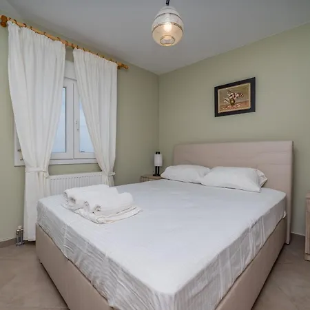 Summer Breeze Apartment Nea Iraklitsa